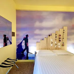 https://red-carpet-rooms.barihotels.org