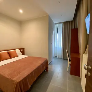 https://hotel-leonardo-milano-centrale.italymilanhotels.net